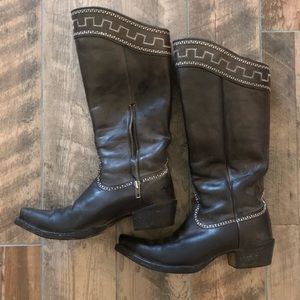 Ariat Boots! Worn less than 10 times.